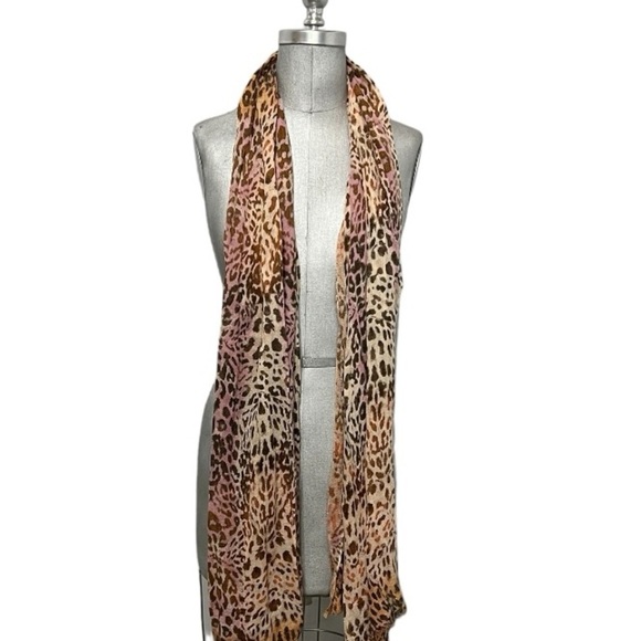 Jessica Simpson Leopard Print Powder Room Scarf OS - Picture 1 of 10